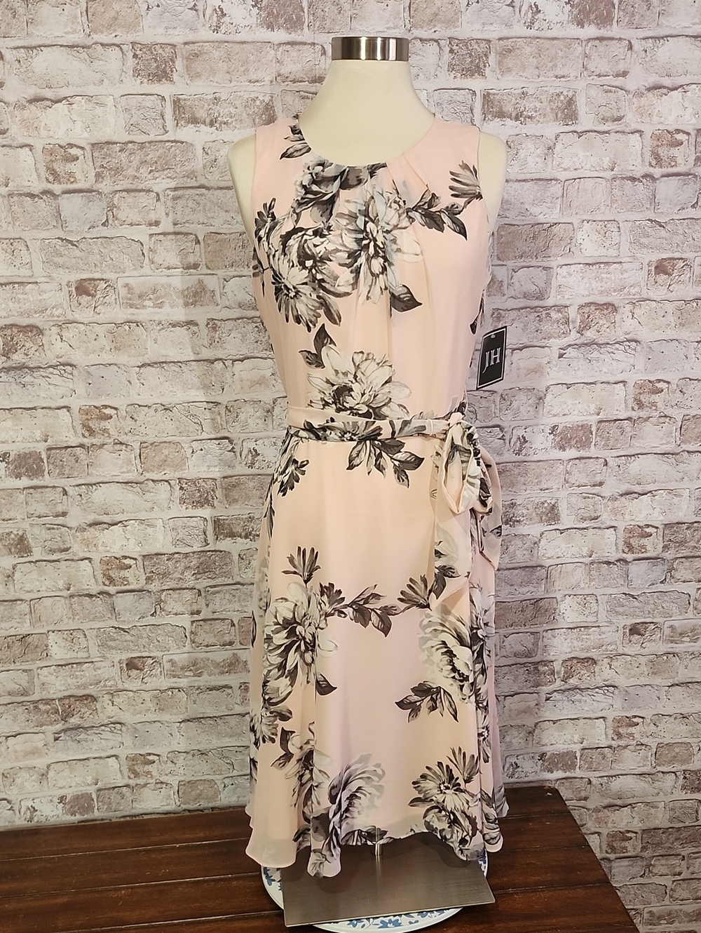 JH Collectibles Pale Pink Floral Tie-Waist Midi Dress